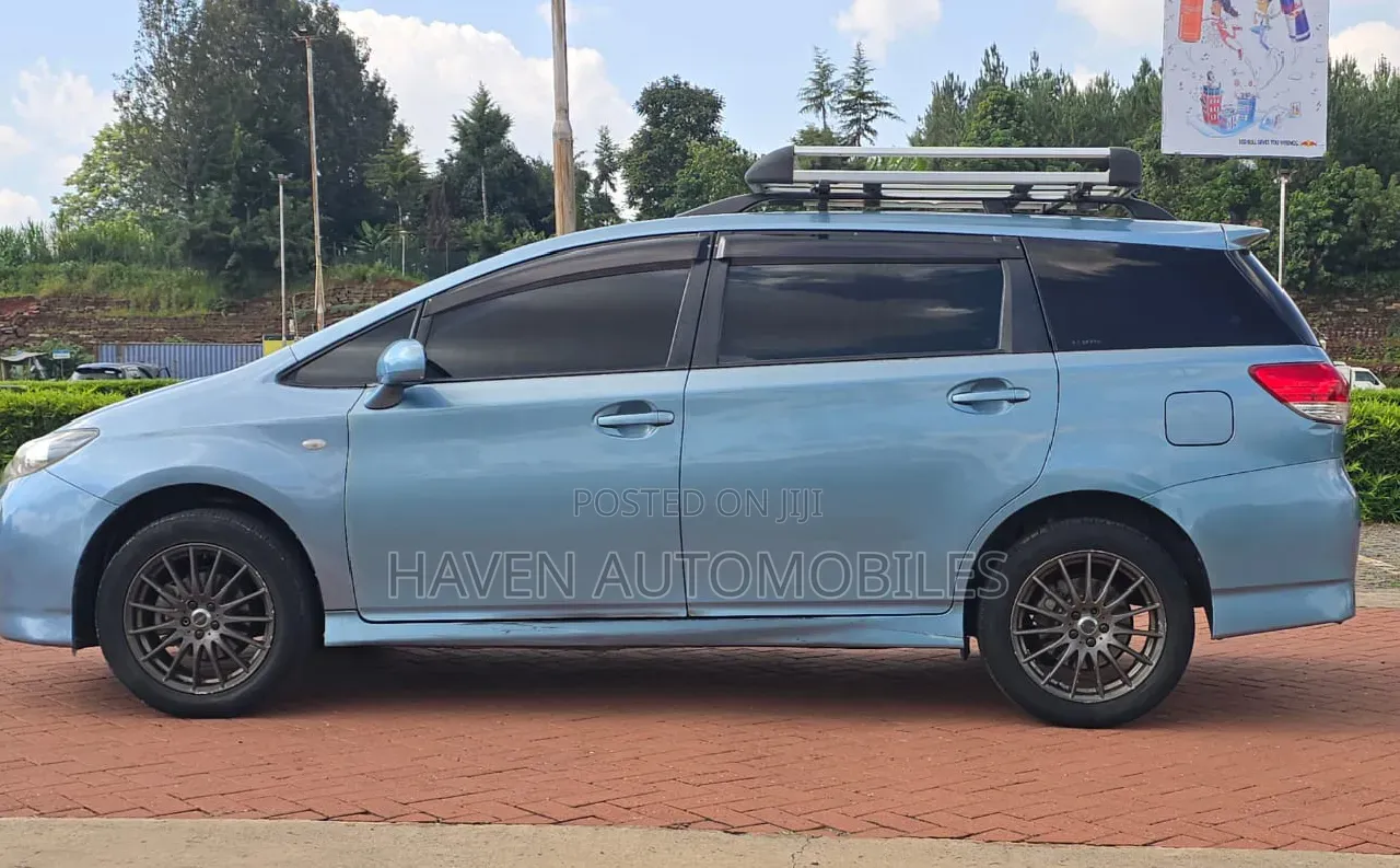 Toyota Wish 2011 Blue