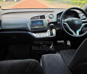 Honda Stream 2011