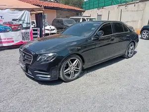 Mercedes-Benz E200 2017 Black