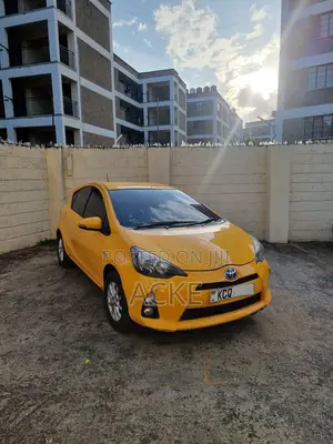 Toyota Aqua 2012 Yellow