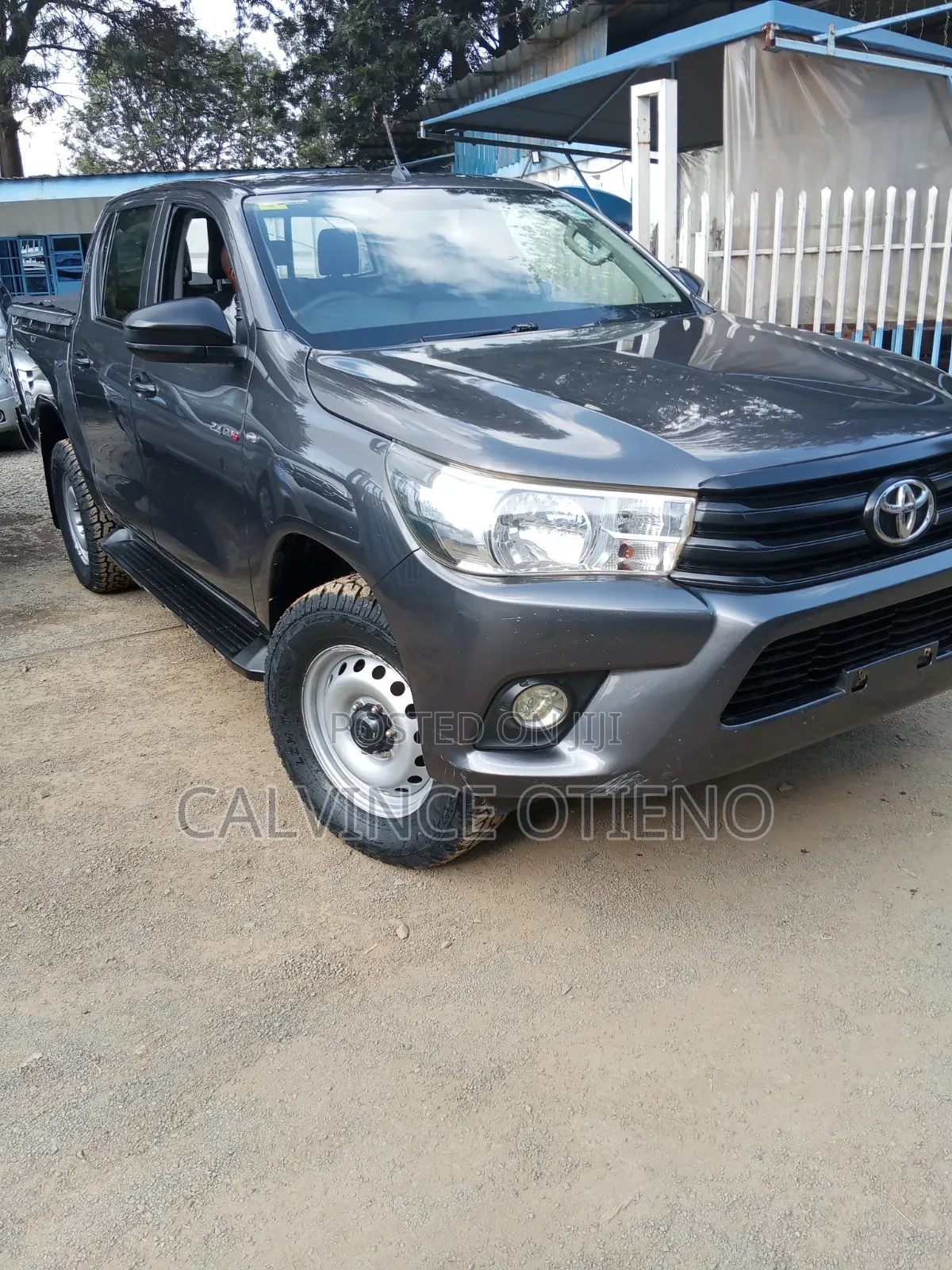 Toyota Hilux 2021 Black