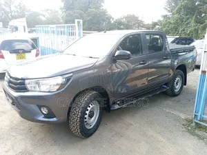 Toyota Hilux 2021 Black