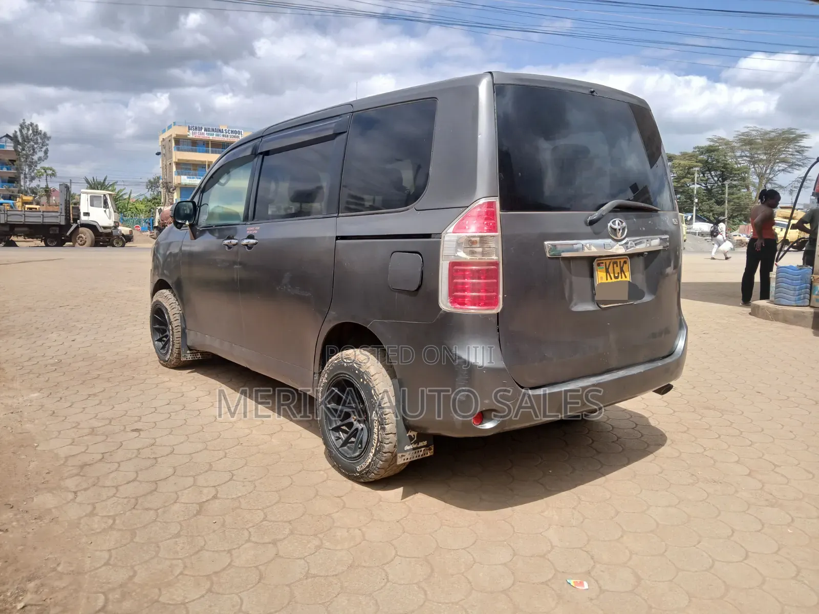 Toyota Noah 2010 Gray