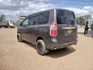 Toyota Noah 2010 Gray
