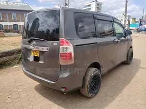 Toyota Noah 2010 Gray