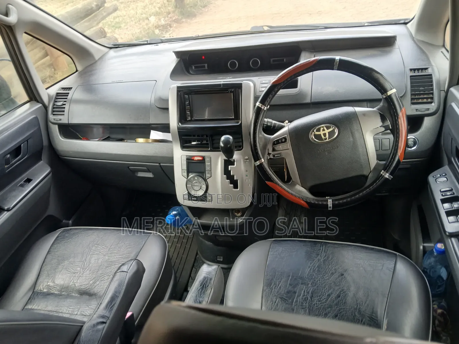 Toyota Noah 2010 Gray