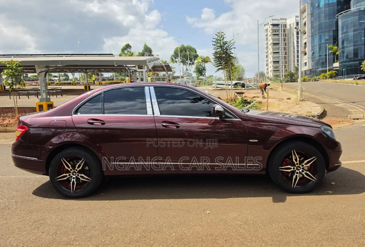 Mercedes-Benz C200 2010 Burgundy