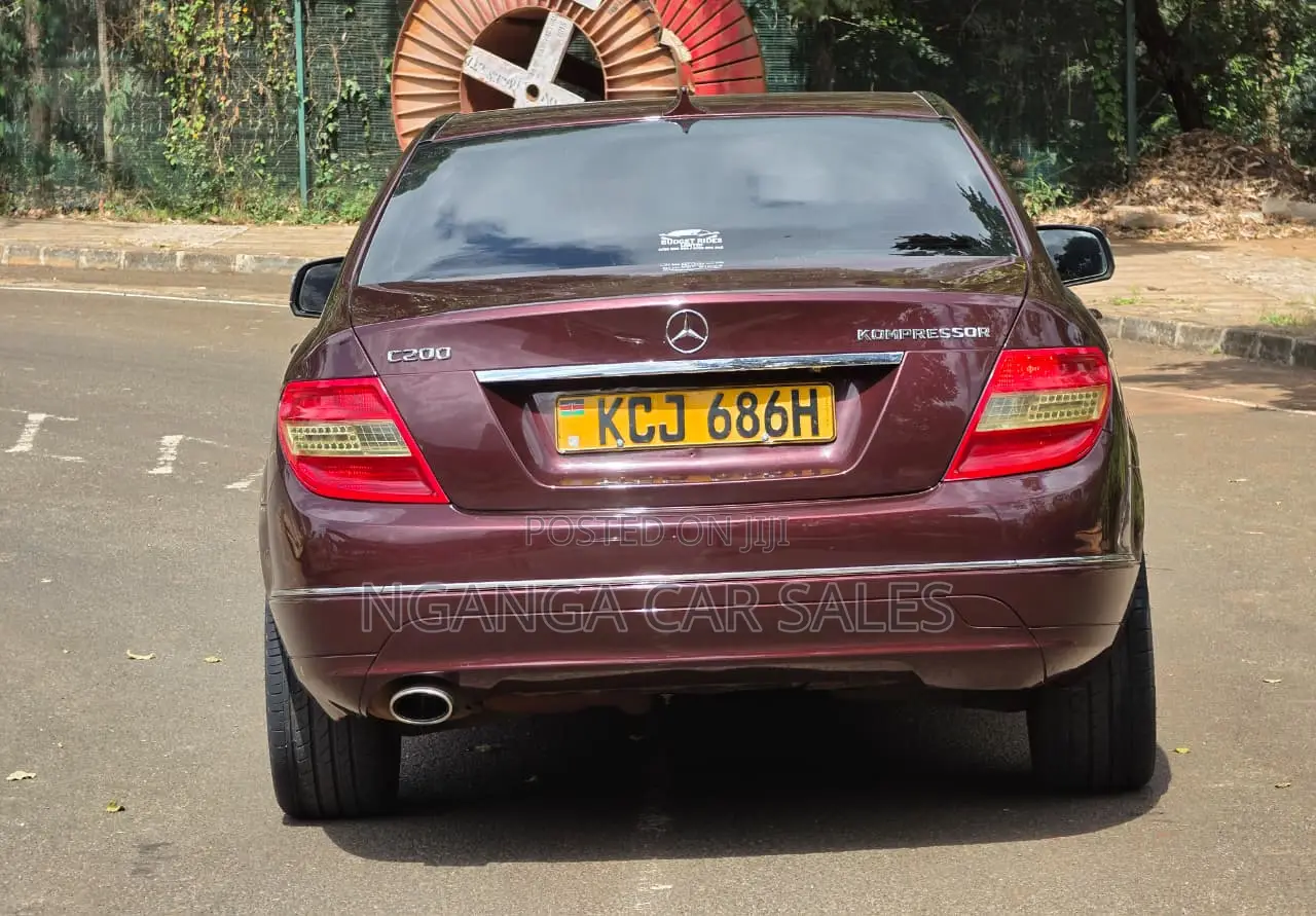 Mercedes-Benz C200 2010 Burgundy
