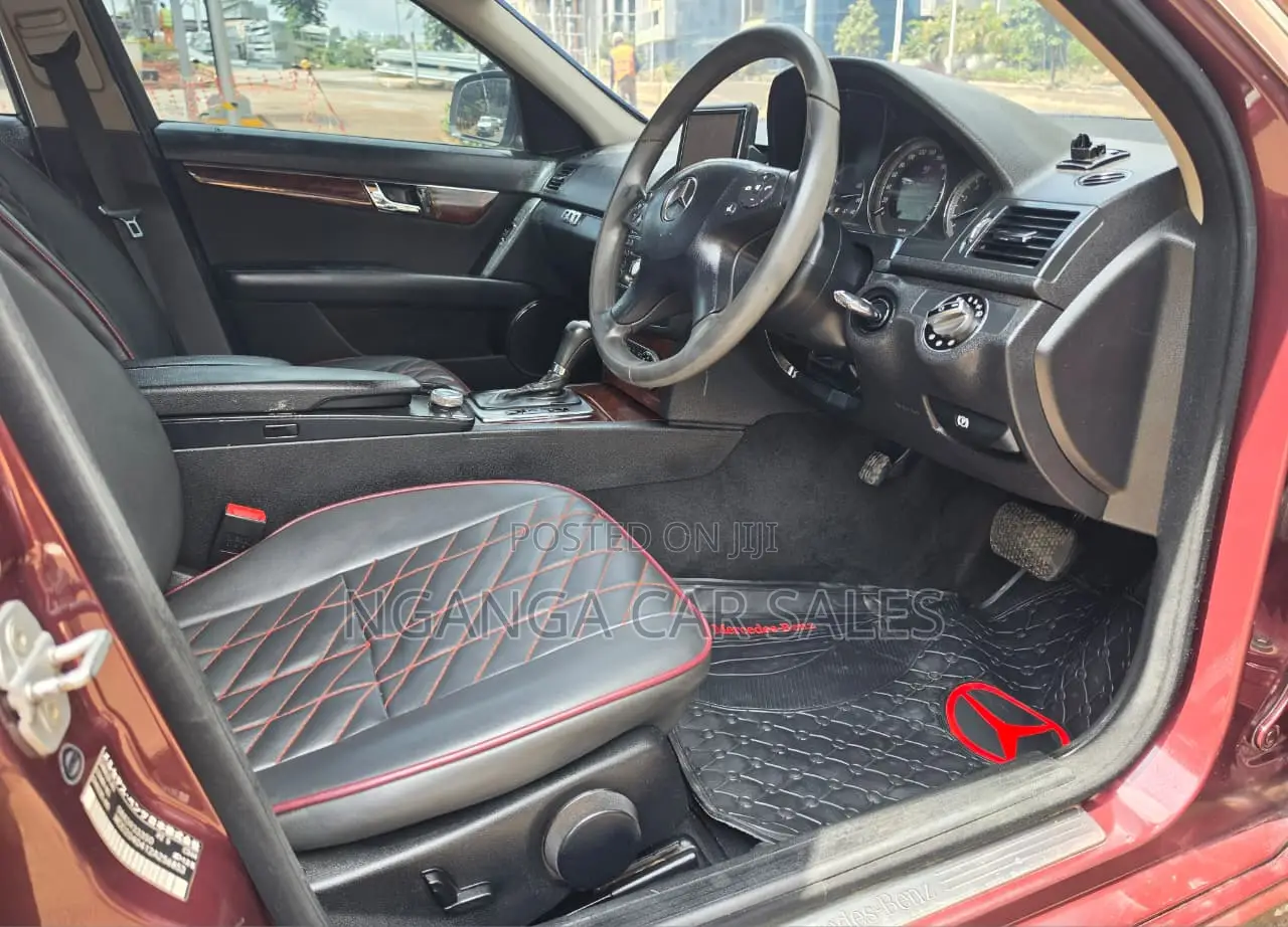 Mercedes-Benz C200 2010 Burgundy