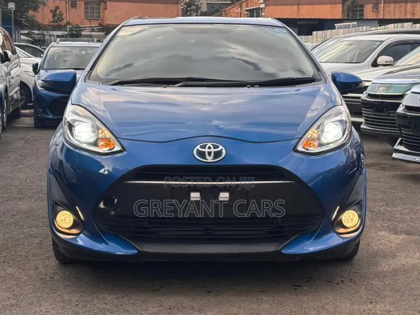 Toyota Aqua 2019 Blue