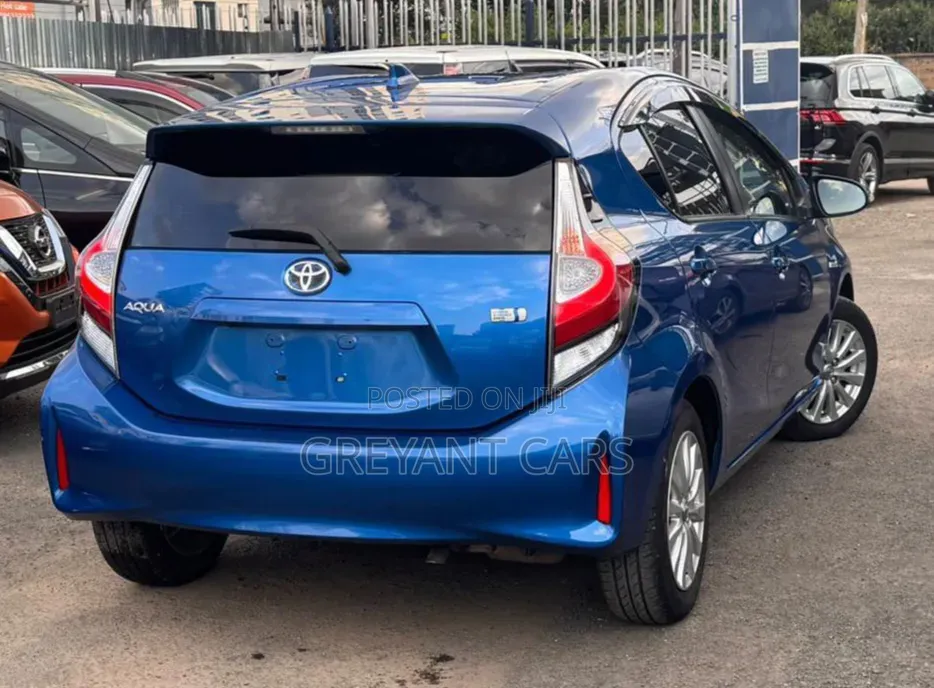 Toyota Aqua 2019 Blue