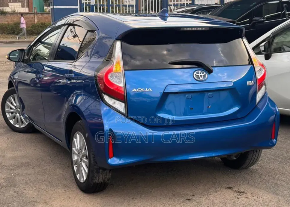 Toyota Aqua 2019 Blue