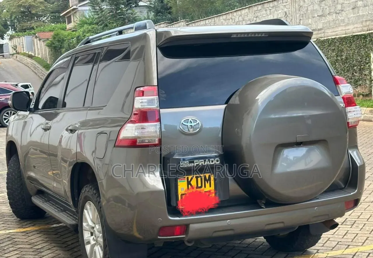 Toyota Land Cruiser Prado 2017 Gray