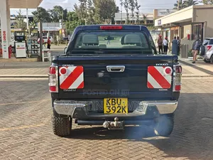 Isuzu D-MAX 2005 Black