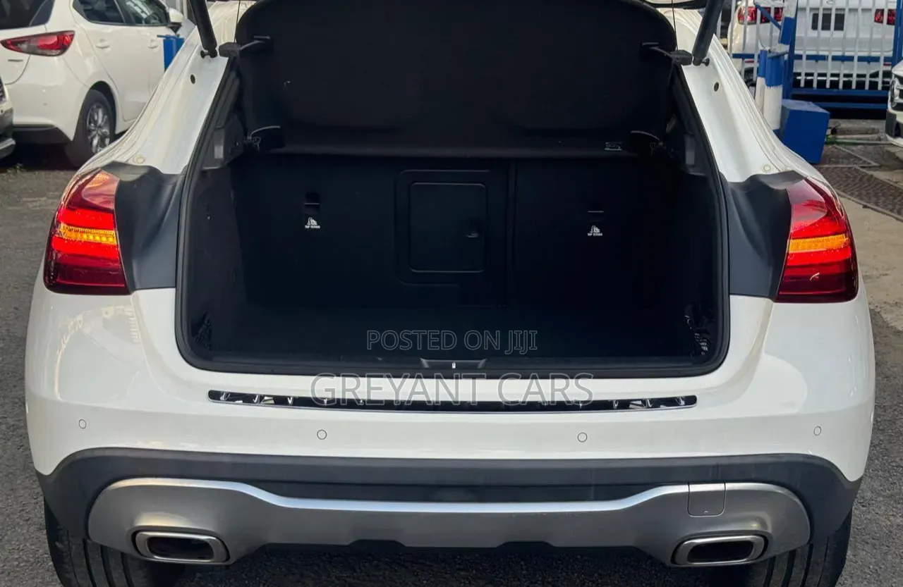 Mercedes-Benz GLA-Class 2019 White