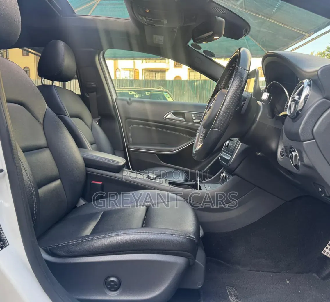 Mercedes-Benz GLA-Class 2019 White