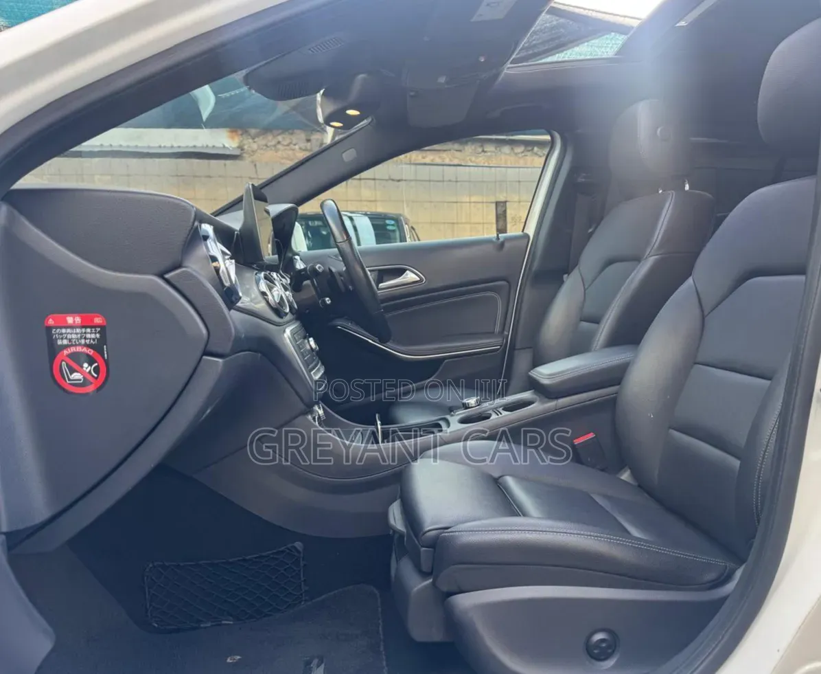 Mercedes-Benz GLA-Class 2019 White