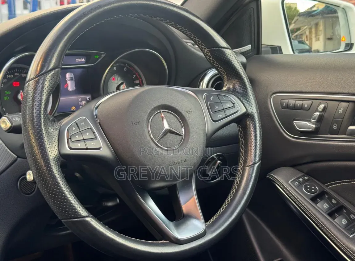 Mercedes-Benz GLA-Class 2019 White