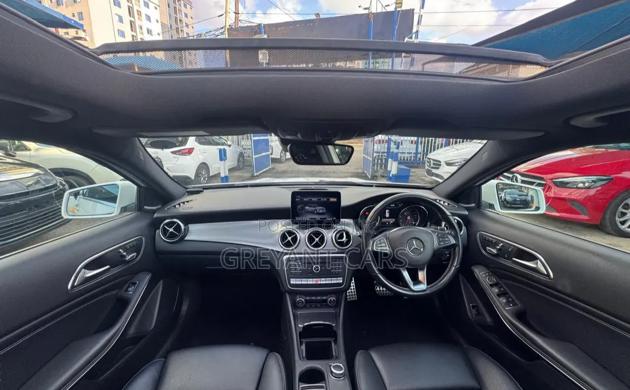 Mercedes-Benz GLA-Class 2019 White