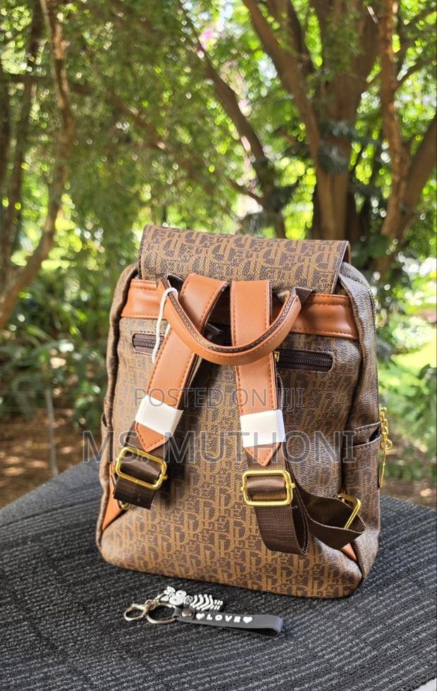 Casual Unisex Waterproof Backpack - thumbnail 4