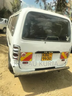 Toyota HiAce 2002 White