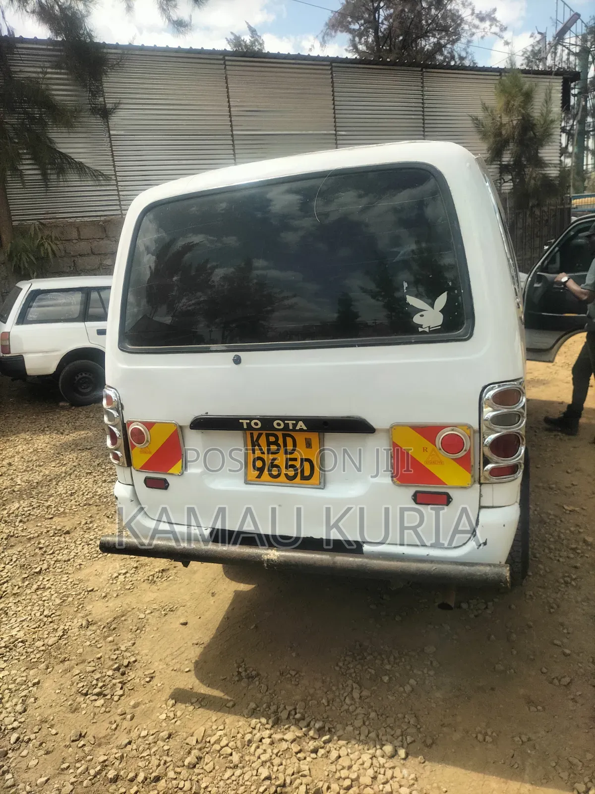 Toyota HiAce 2002 White