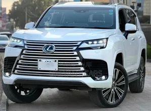 Lexus LX 2022 White