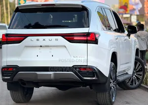 Lexus LX 2022 White