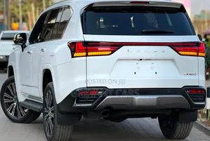 Lexus LX 2022 White