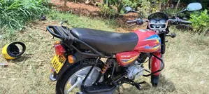 Bajaj Boxer 125 2025 Red