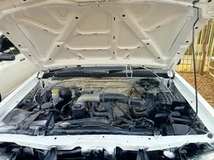Nissan Wingroad 2013 White