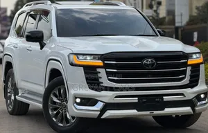 Toyota Land Cruiser 2022 White