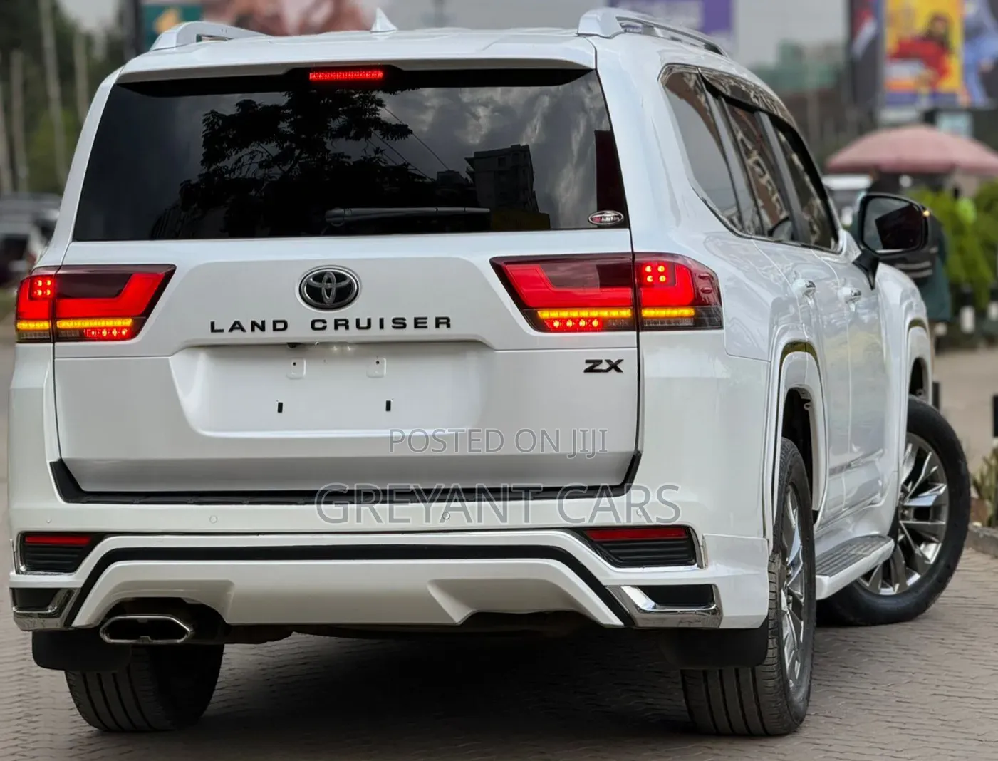 Toyota Land Cruiser 2022 White