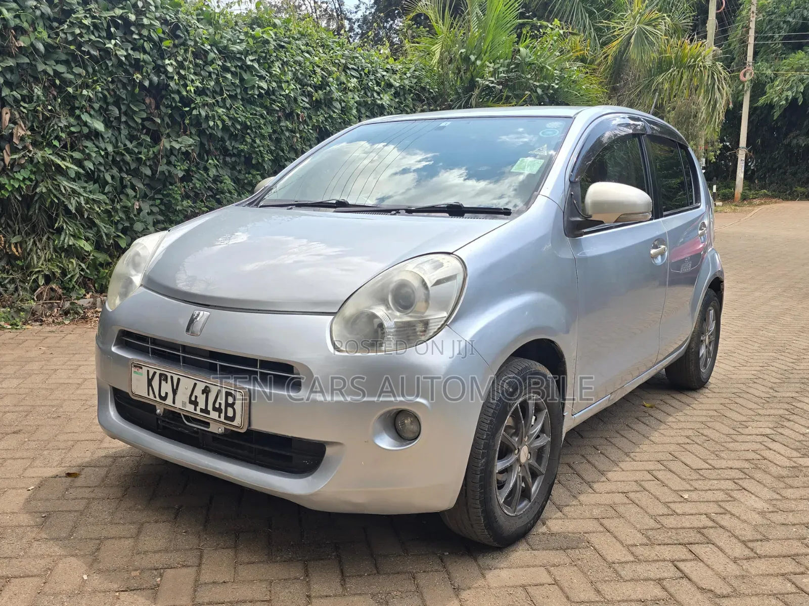 Toyota Passo 2012 Silver