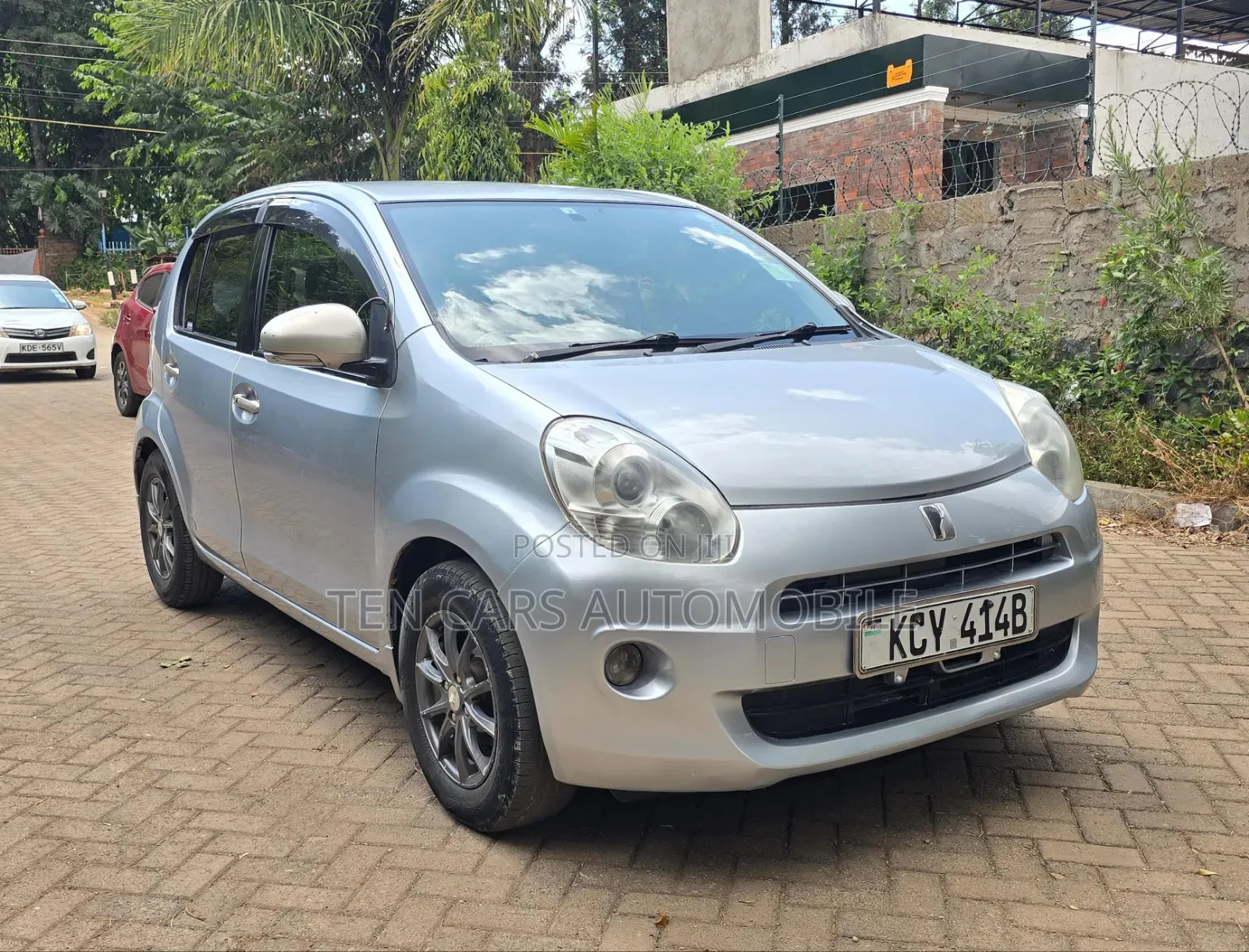 Toyota Passo 2012 Silver