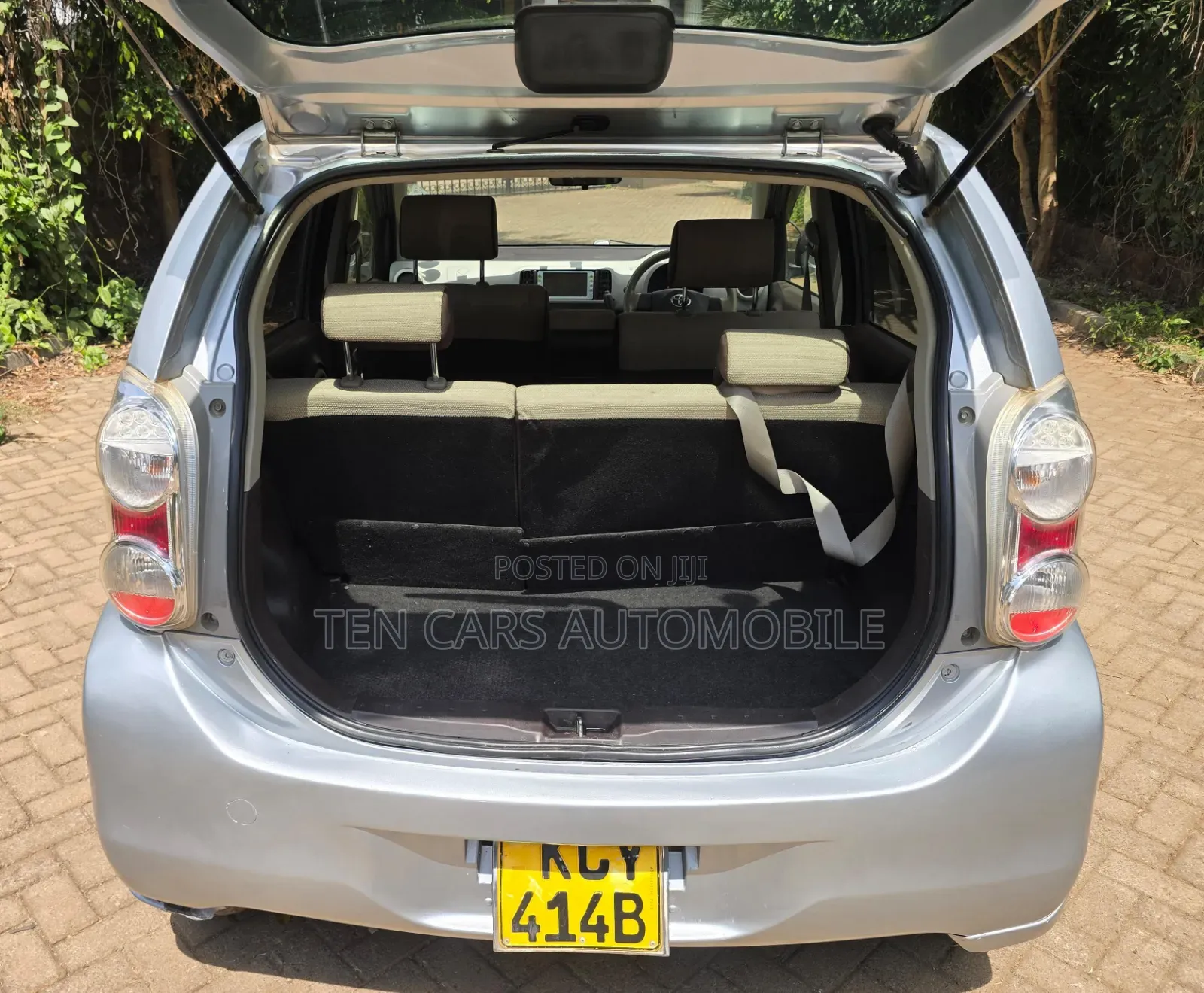 Toyota Passo 2012 Silver