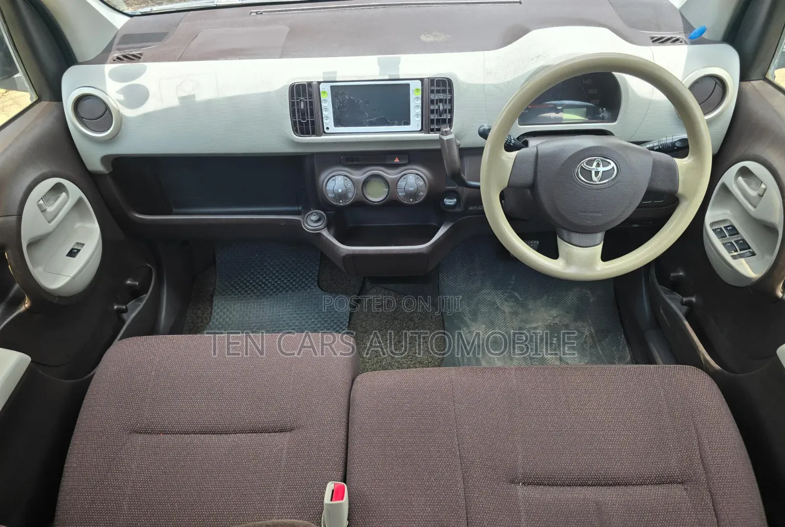 Toyota Passo 2012 Silver