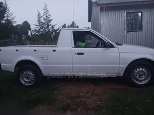 Mazda Rustler 2000 White