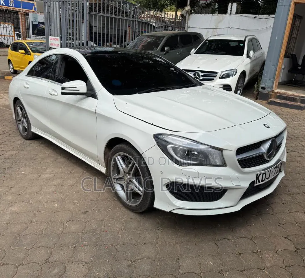 Mercedes-Benz GLA 250 2016 White