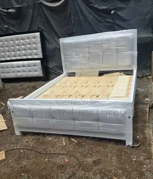 Luxury 4x6 Wooden Mocket Bed