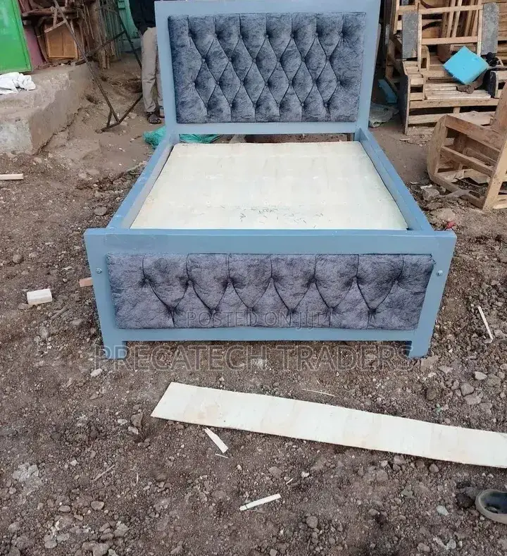 Elegant 4x6 Bedroom Mocket Bed