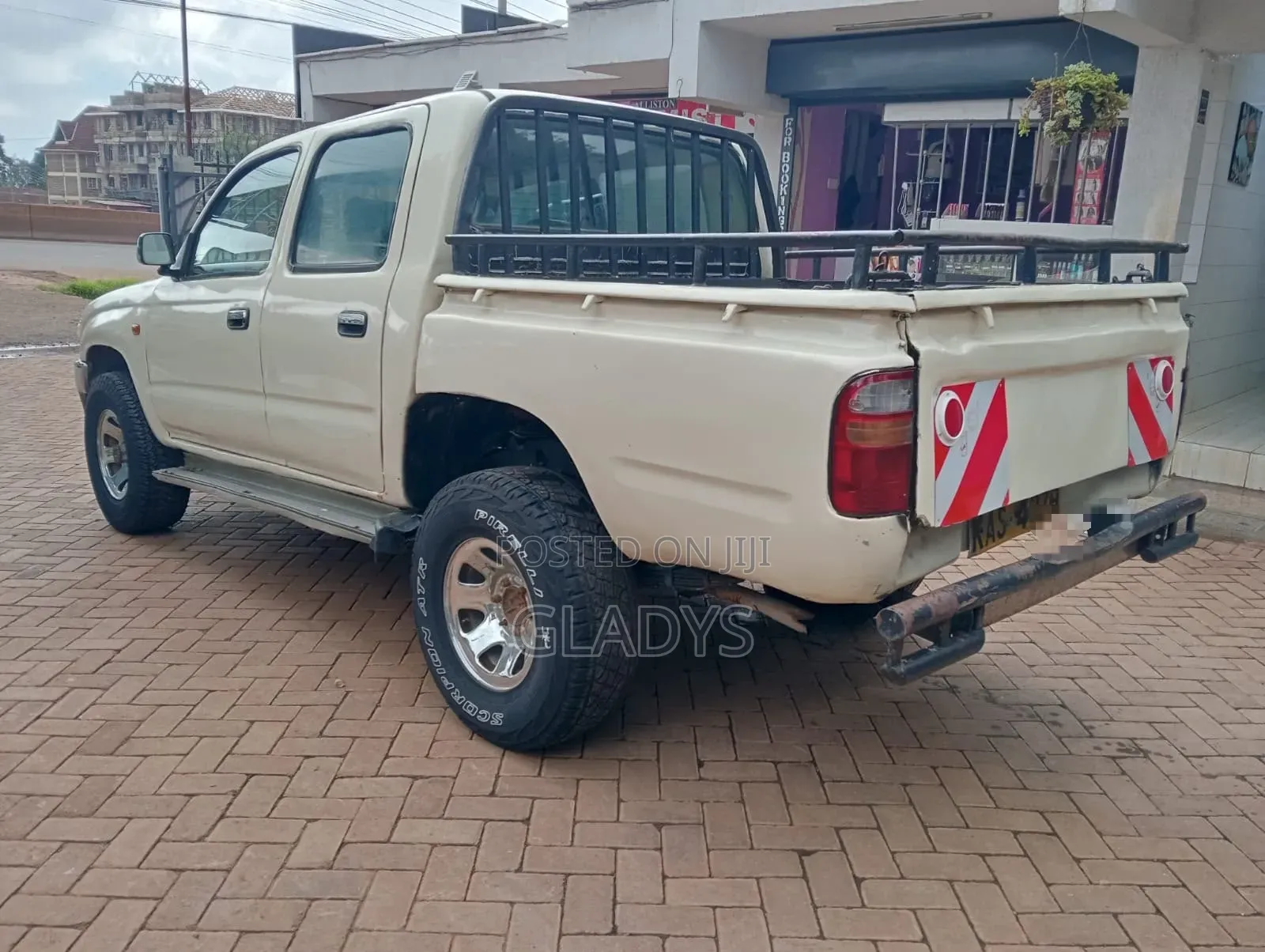 Toyota Hilux 2004 White