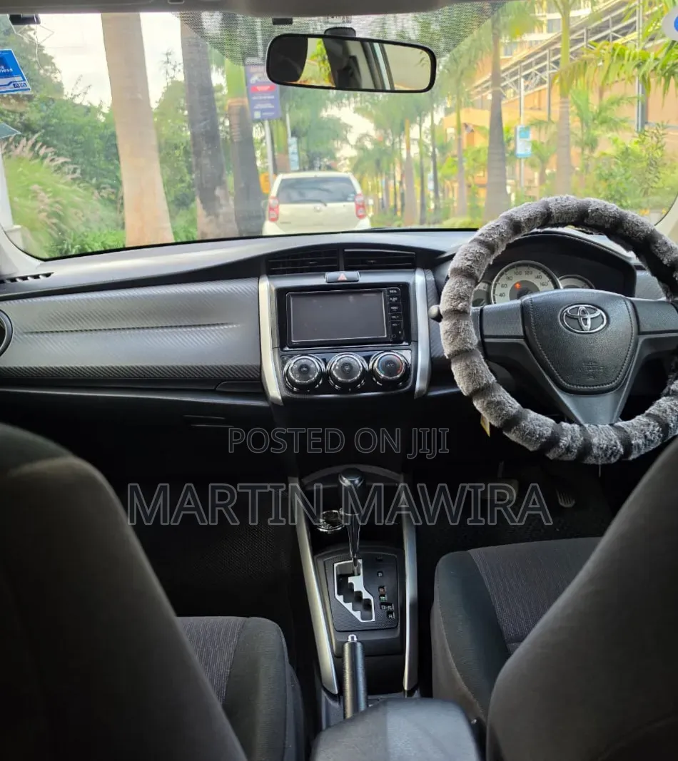Toyota Corolla Fielder 2015 Silver