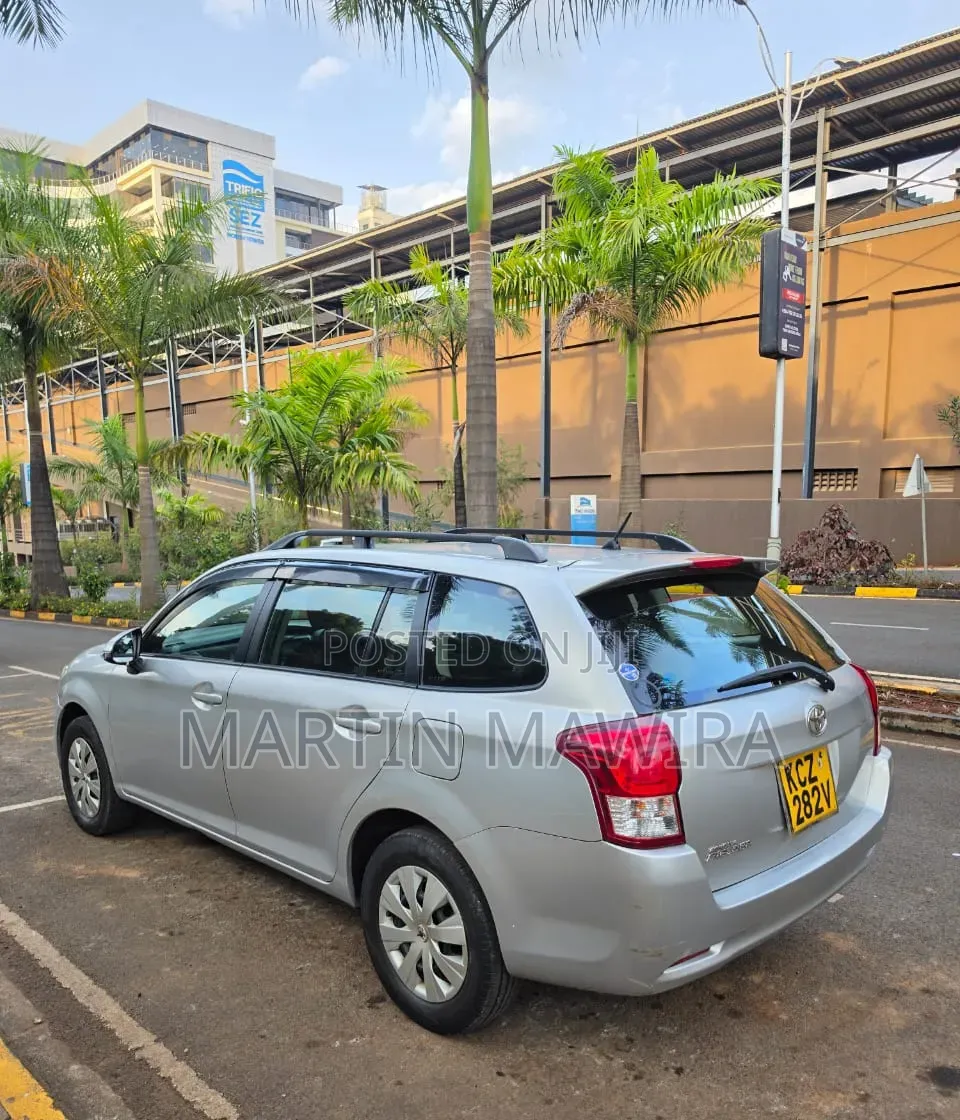 Toyota Corolla Fielder 2015 Silver