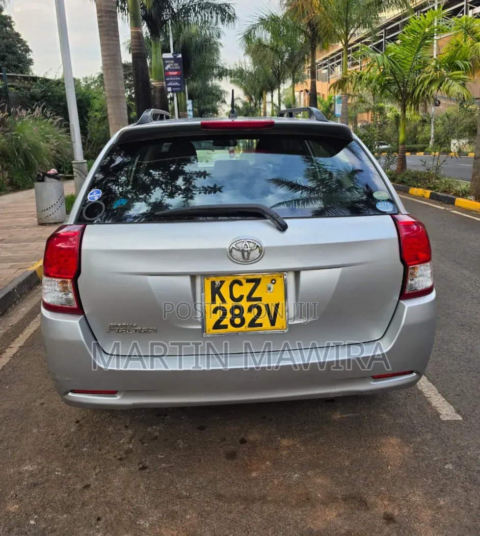 Toyota Corolla Fielder 2015 Silver