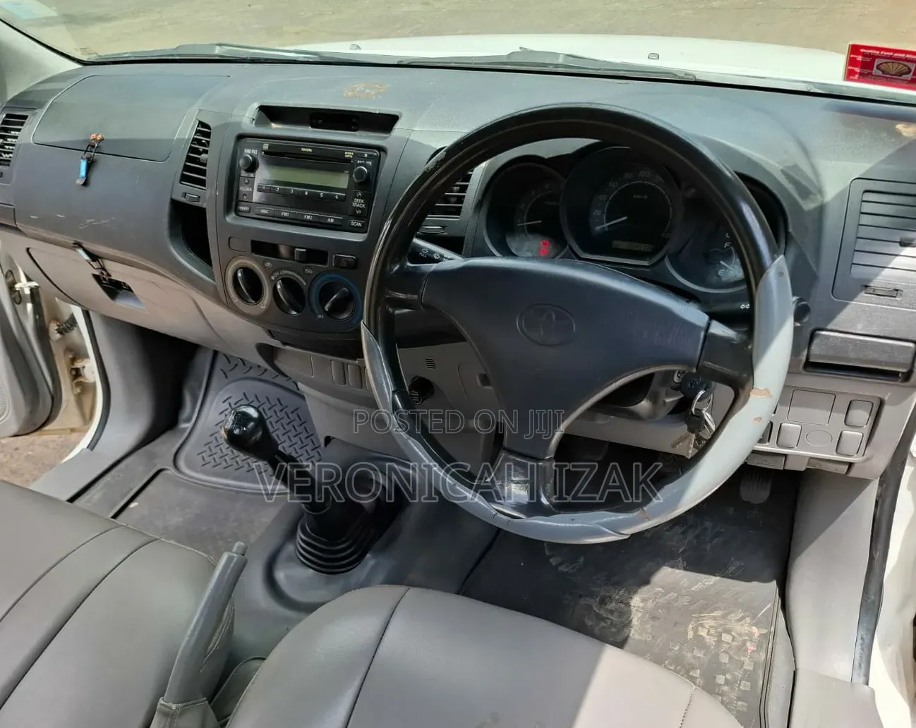 Toyota Hilux 2011 White