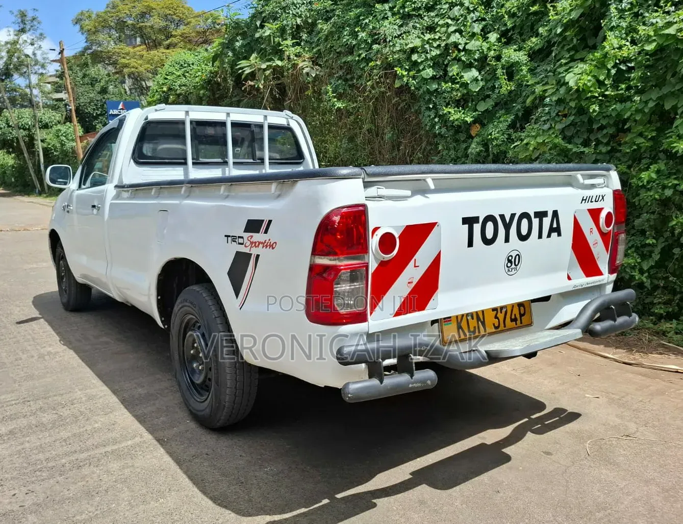 Toyota Hilux 2011 White