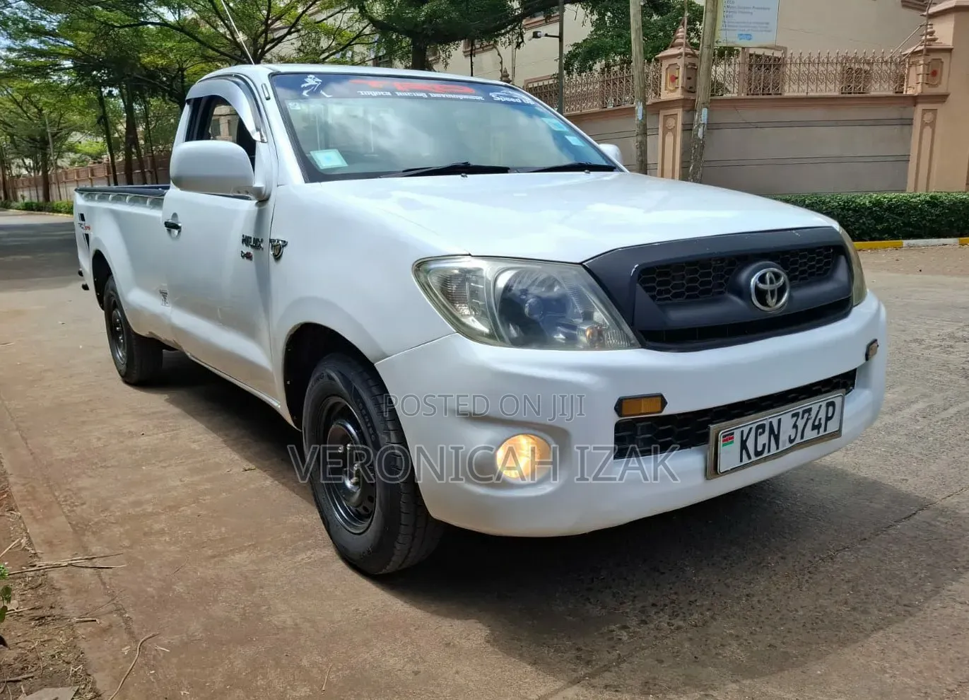 Toyota Hilux 2011 White