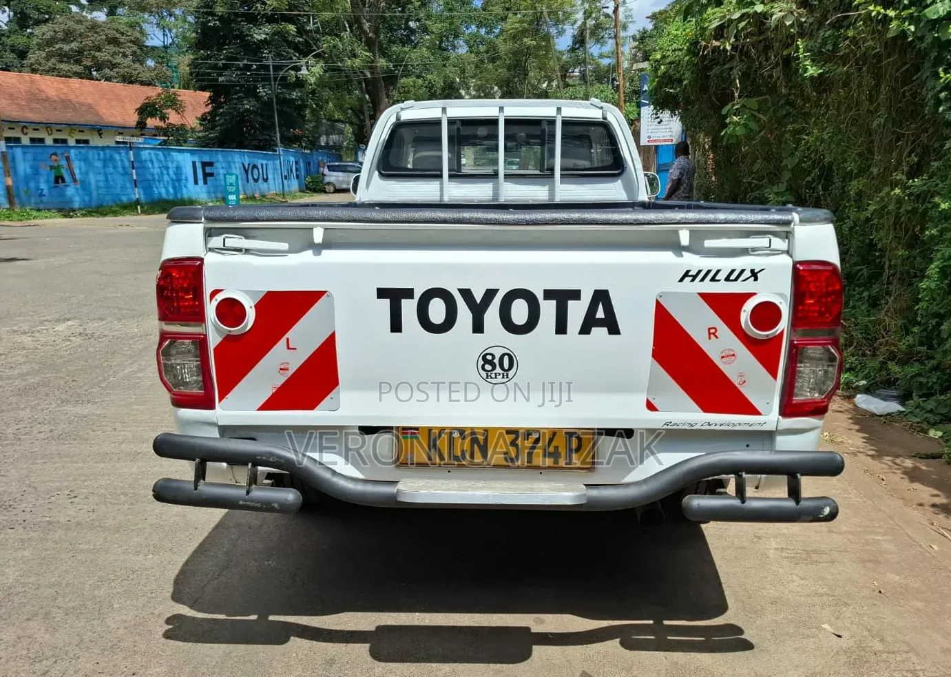 Toyota Hilux 2011 White