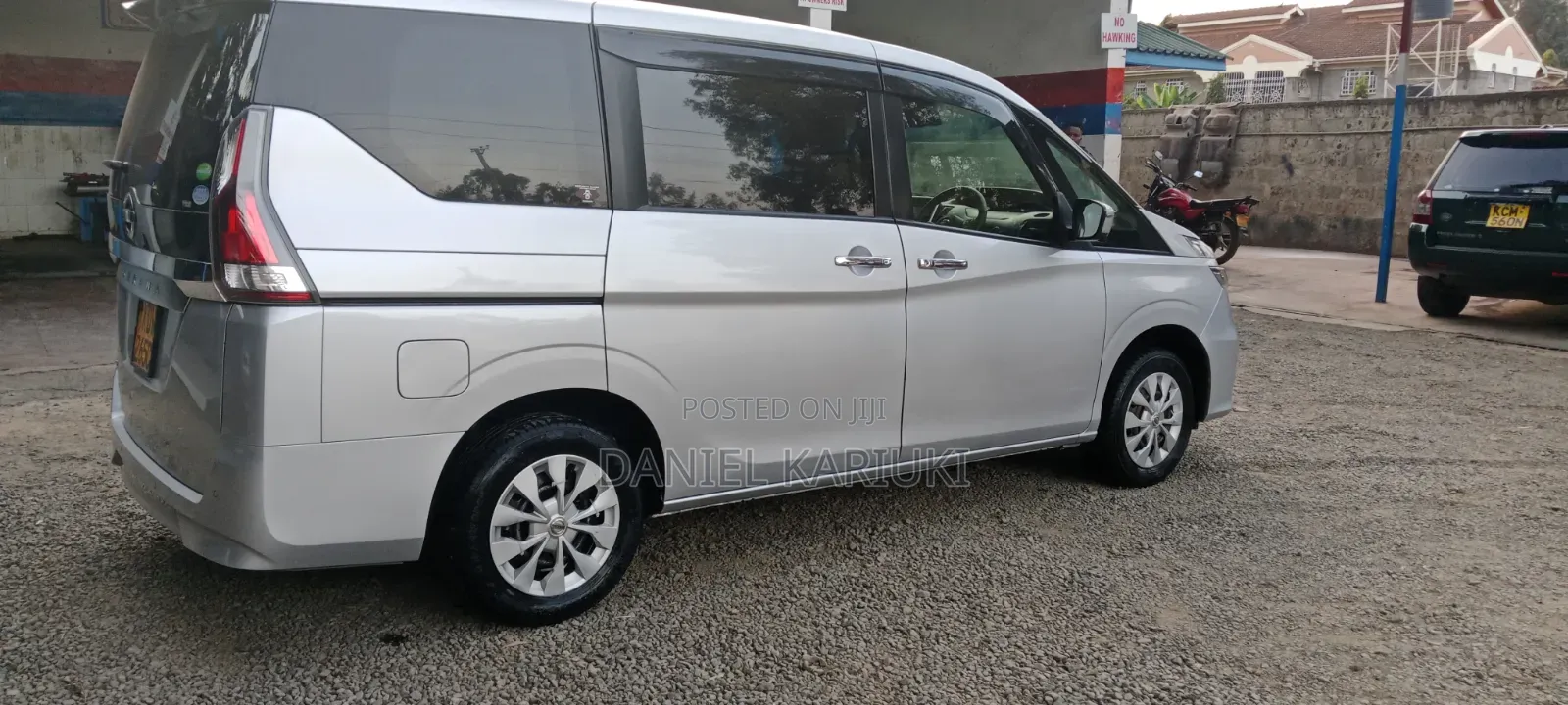 Nissan Serena 2018 Silver